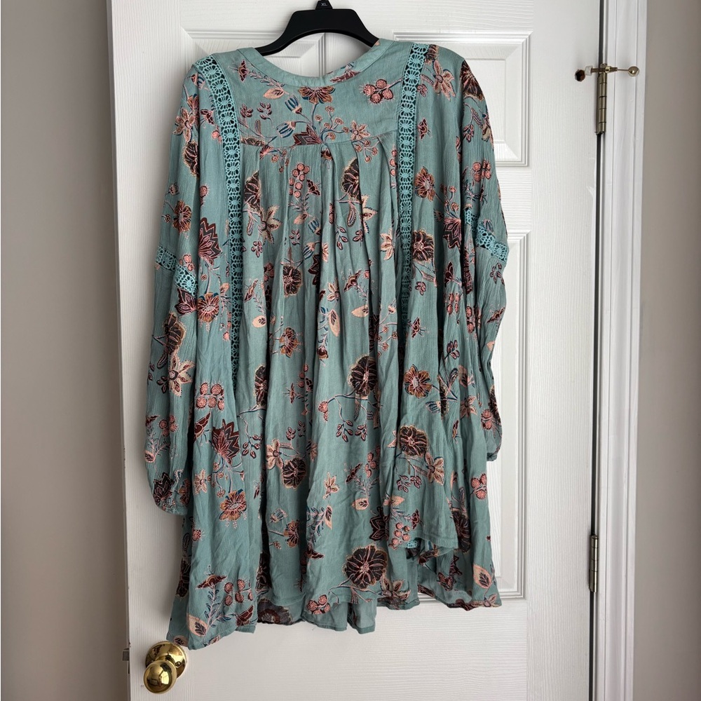 Rebellion Floral Tunic in Teal and Pink - Picture 3 of 3